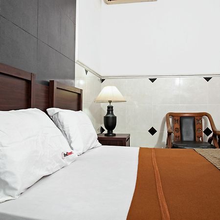 Reddoorz Near City Of Tomorrow Mall Surabaia Exterior foto