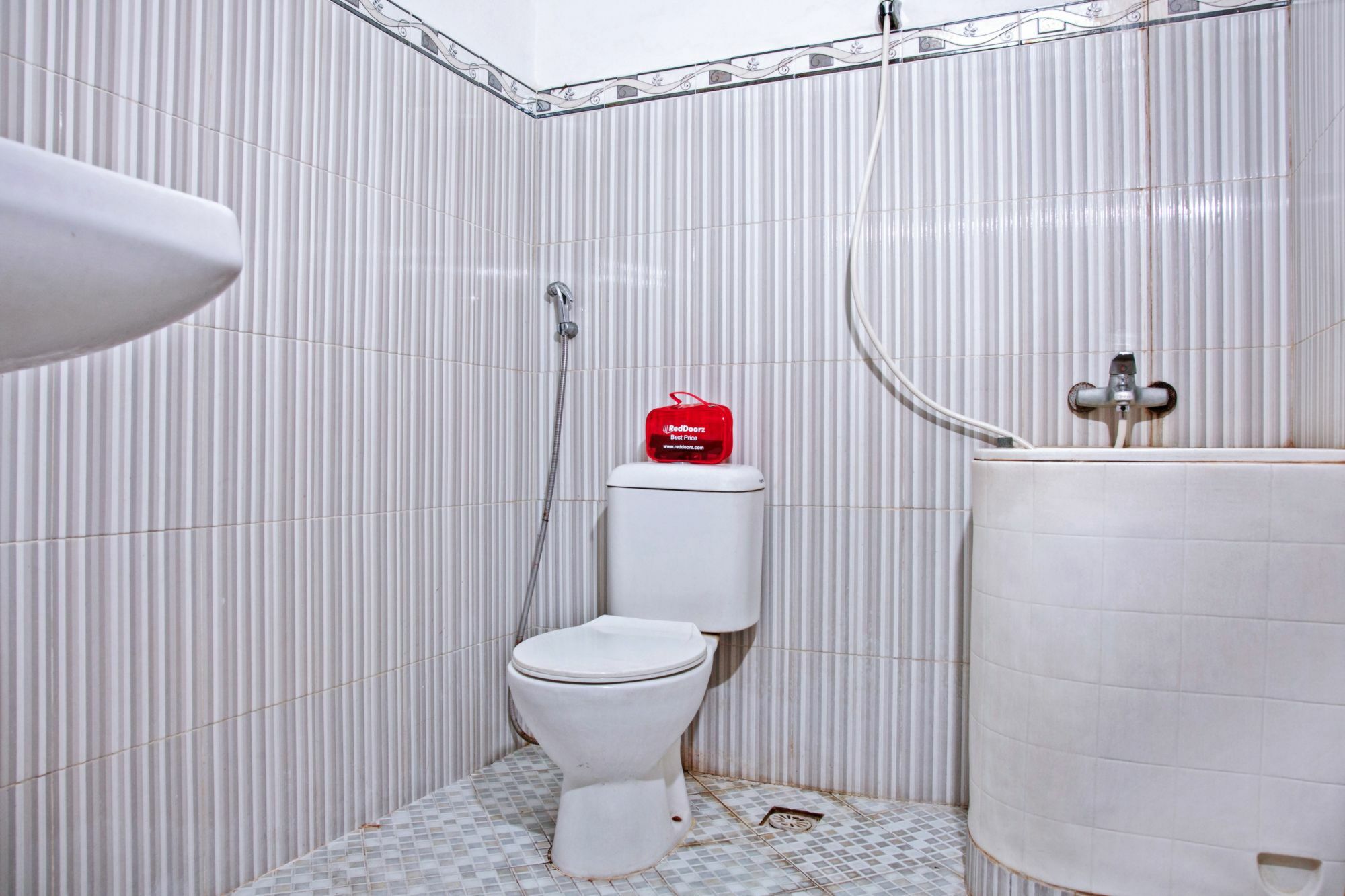 Reddoorz Near City Of Tomorrow Mall Surabaia Exterior foto