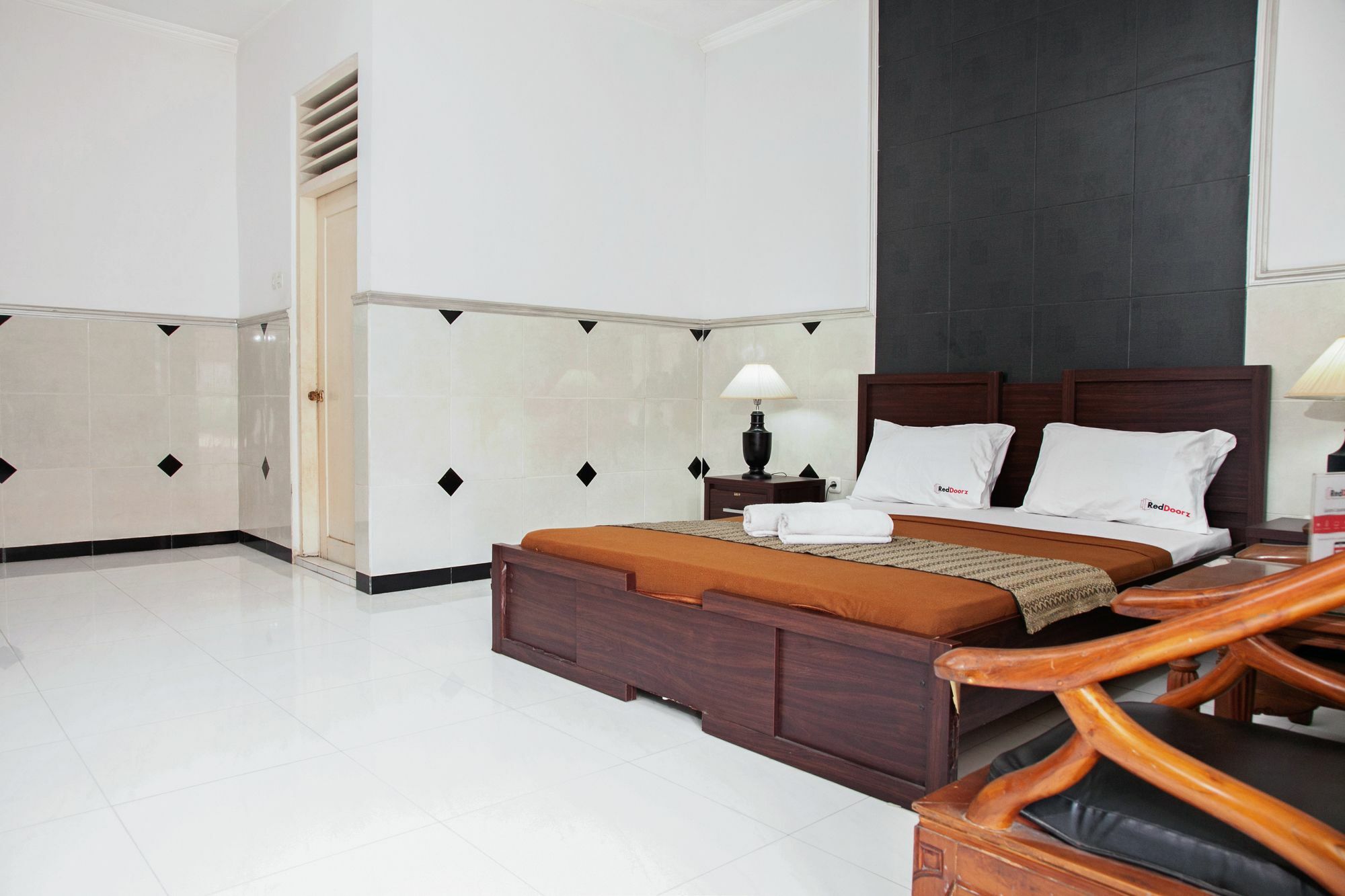 Reddoorz Near City Of Tomorrow Mall Surabaia Exterior foto